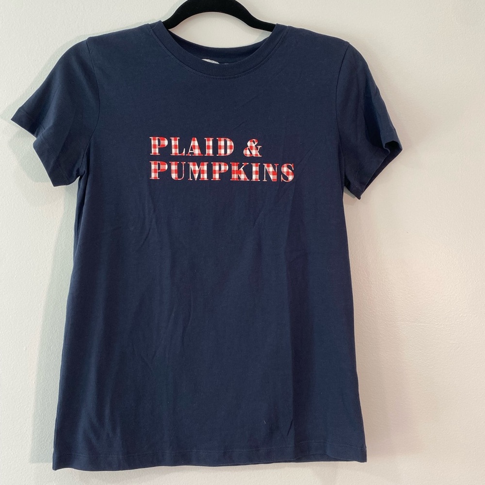 Great fall T-shirt navy with words plaid and pumpkins
